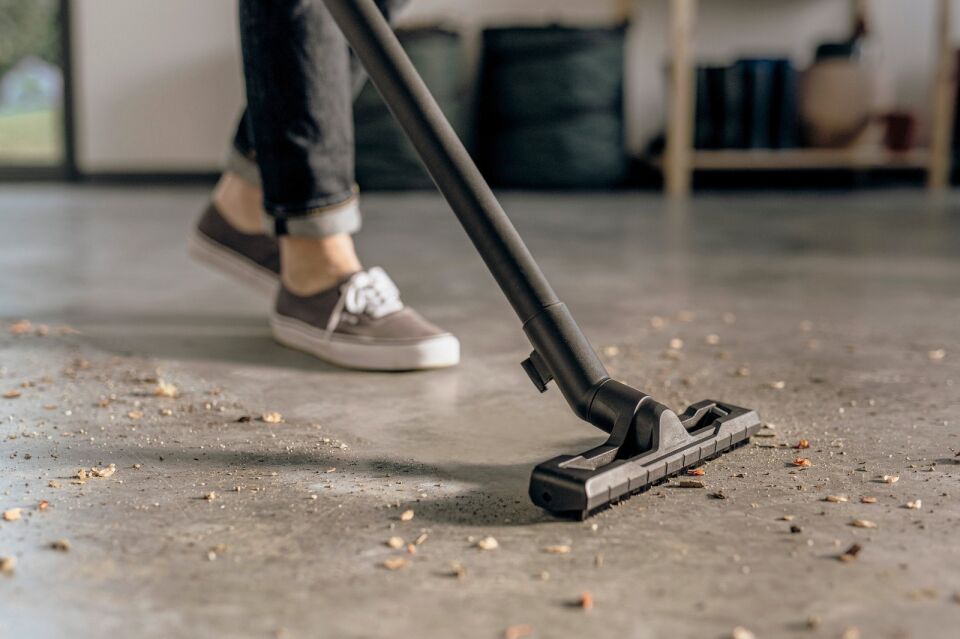 Karcher WD 2 Plus S V-15/4/18 1000 W Islak Kuru Süpürge